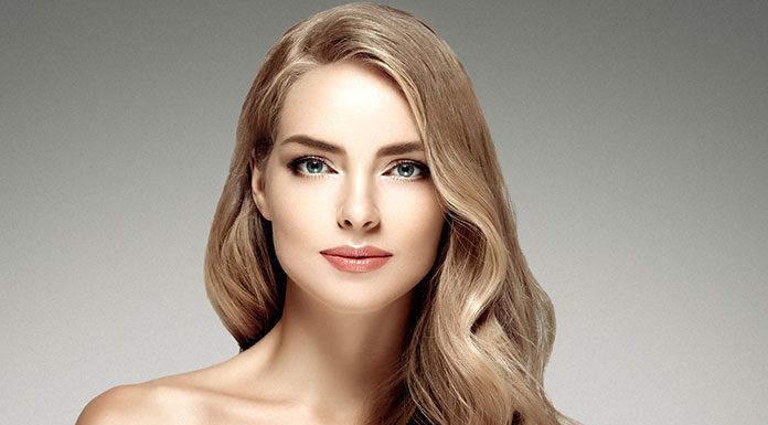 Perfekcyjny makijaż brwi z kredką Maybelline Brow Satin