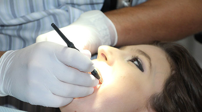 Co to jest endodoncja mikroskopowa? endodoncja