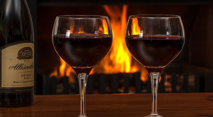 Jak alkohol wpływa na zęby? Jak alkohol wpływa na zęby