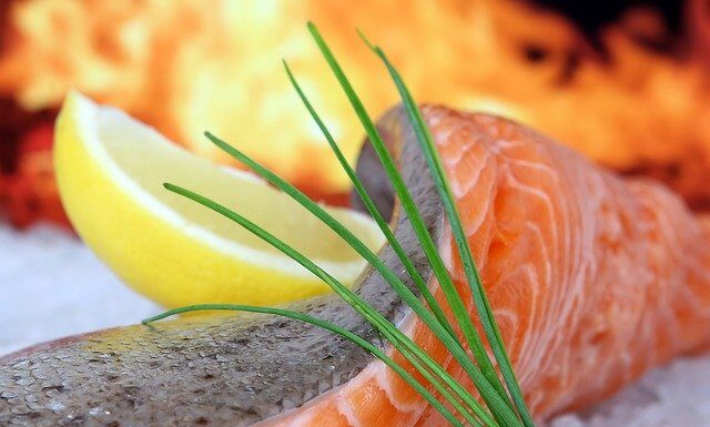 Najważniejsze właściwości kwasów z grupy Omega 3 Łosoś - źródło kwasów tłuszczowych Omega 3