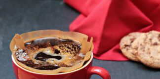 Co daje niebieski filtr w okularach?