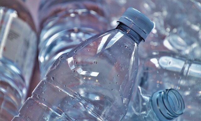Gdzie wyrzucać plastikowe opakowania po mięsie? Gdzie wyrzucać plastikowe opakowania po mięsie?