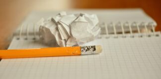 Gdzie wyrzucić papierowy kubek po kawie?