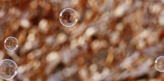 Czy można myć okulary mydłem?